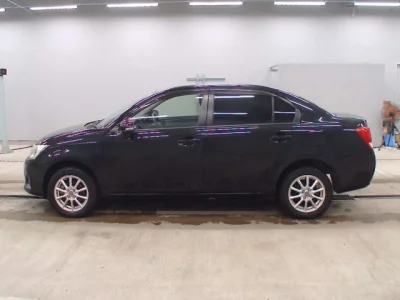 Toyota COROLLA AXIO  с аукциона в Японии