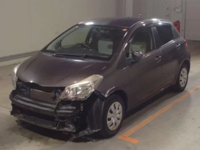 Toyota VITZ  с аукциона в Японии