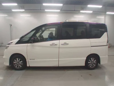 Nissan SERENA  с аукциона в Японии