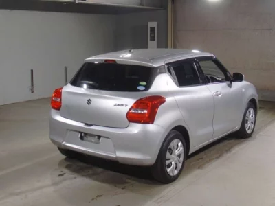 Suzuki SWIFT  с аукциона в Японии