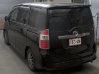 Toyota NOAH лот № 17079 оценка R  с аукциона в Японии 1