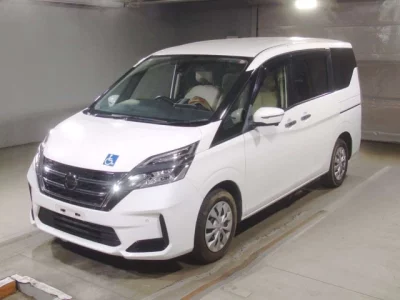 Nissan SERENA  с аукциона в Японии