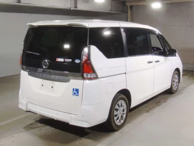 Nissan SERENA  с аукциона в Японии