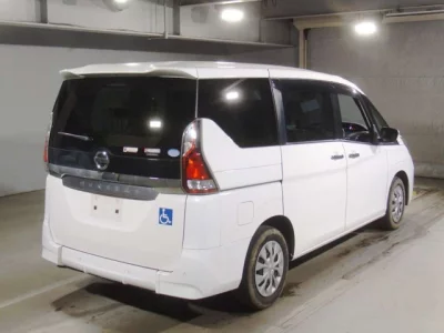 Nissan SERENA  с аукциона в Японии