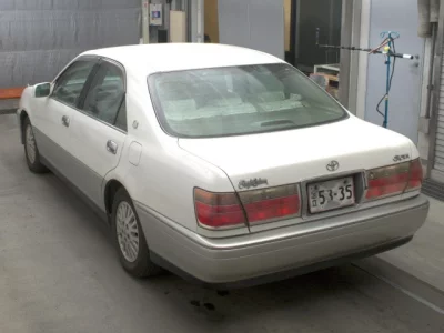 Toyota CROWN  с аукциона в Японии
