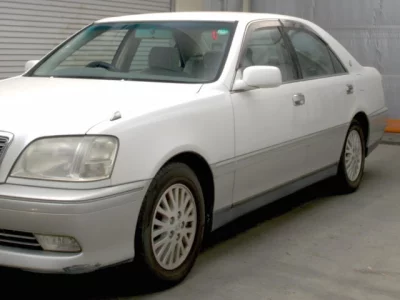 Toyota CROWN  с аукциона в Японии