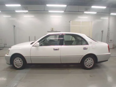 Toyota CROWN  с аукциона в Японии