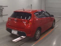 Toyota AURIS лот № 30527 оценка 4  с аукциона в Японии 1