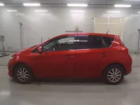 Toyota AURIS лот № 30527 оценка 4  с аукциона в Японии 3