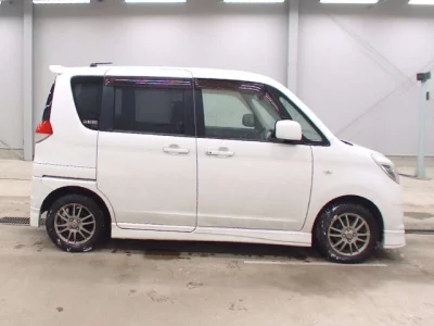 Mitsubishi DELICA D2