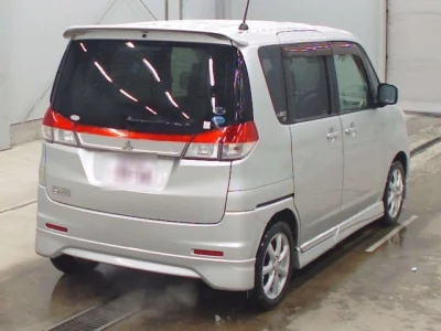 Mitsubishi DELICA D2
