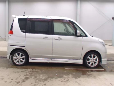 Mitsubishi DELICA D2