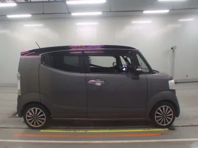 Honda N BOX SLASH