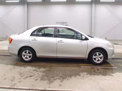 Toyota COROLLA AXIO  с аукциона в Японии