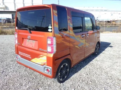 Daihatsu WAKE  с аукциона в Японии