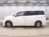 Nissan ELGRAND лот № 5518 оценка 3.5  с аукциона в Японии 3