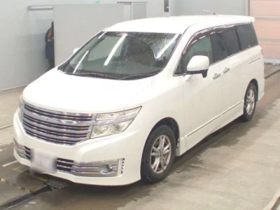 Nissan ELGRAND  с аукциона в Японии