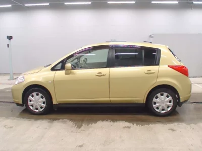 Nissan TIIDA  с аукциона в Японии