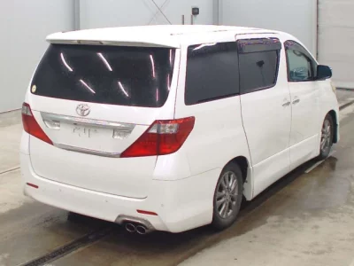 Toyota ALPHARD  с аукциона в Японии
