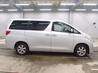 Toyota ALPHARD  с аукциона в Японии