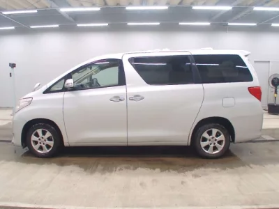 Toyota ALPHARD  с аукциона в Японии
