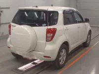 Toyota RUSH лот № 30564 оценка 3  с аукциона в Японии 1