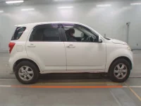 Toyota RUSH лот № 30564 оценка 3  с аукциона в Японии 2