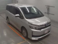 Toyota VOXY лот № 30569 оценка 3.5  с аукциона в Японии 4