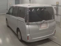 Toyota VOXY лот № 30569 оценка 3.5  с аукциона в Японии 5