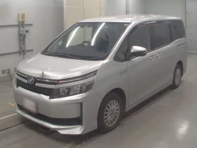 Toyota VOXY  с аукциона в Японии