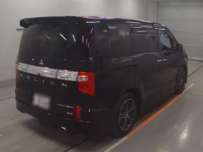 Mitsubishi DELICA D5