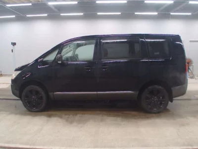 Mitsubishi DELICA D5