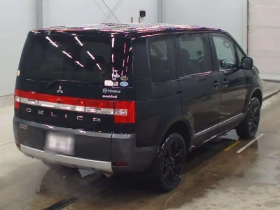 Mitsubishi DELICA D5