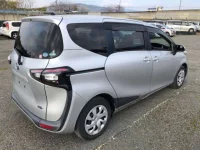Toyota SIENTA лот № 70056 оценка R  с аукциона в Японии 1