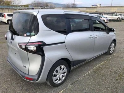 Toyota SIENTA  с аукциона в Японии