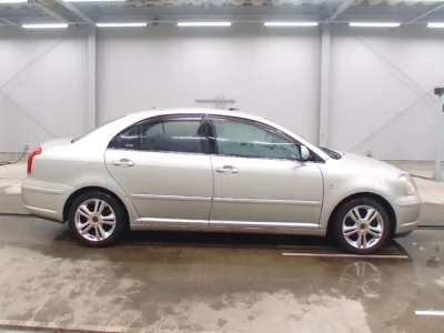 Toyota AVENSIS SEDAN