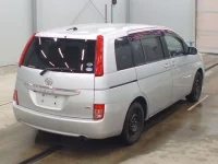 Toyota ISIS лот № 5582 оценка 3  с аукциона в Японии 1