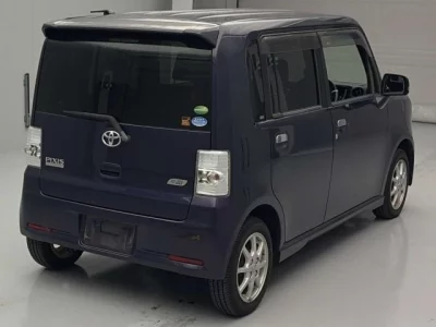 Toyota PIXIS SPACE