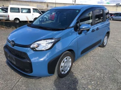 Toyota SIENTA  с аукциона в Японии