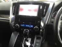 Toyota ALPHARD лот № 30583 оценка 3.5  с аукциона в Японии 8