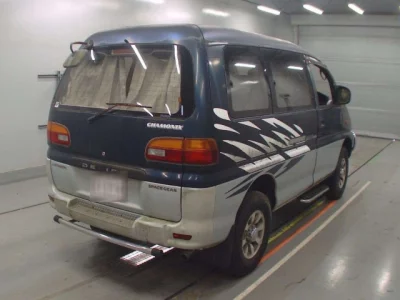 Mitsubishi DELICA