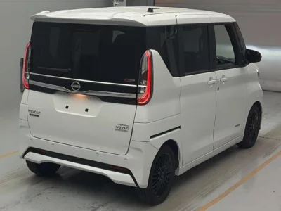 Nissan ROOX  с аукциона в Японии