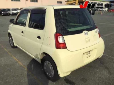 Daihatsu Esse