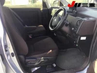 Toyota SPADE лот № 8228 оценка 4  с аукциона в Японии 3