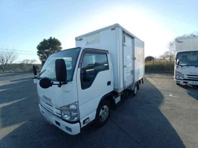 Isuzu ELF  с аукциона в Японии