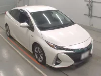 Toyota PRIUS PHV лот № 30626 оценка 4  с аукциона в Японии 4