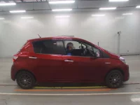 Toyota VITZ лот № 30627 оценка 3.5  с аукциона в Японии 2