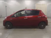Toyota VITZ лот № 30627 оценка 3.5  с аукциона в Японии 3