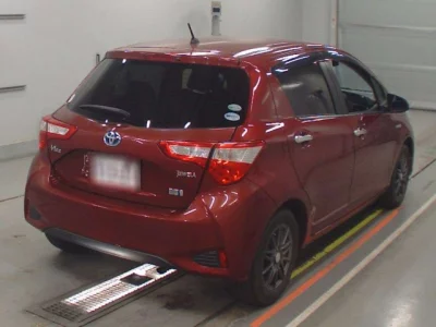 Toyota VITZ  с аукциона в Японии