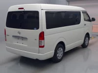 Toyota HIACE лот № 76054 оценка 4  с аукциона в Японии 1
